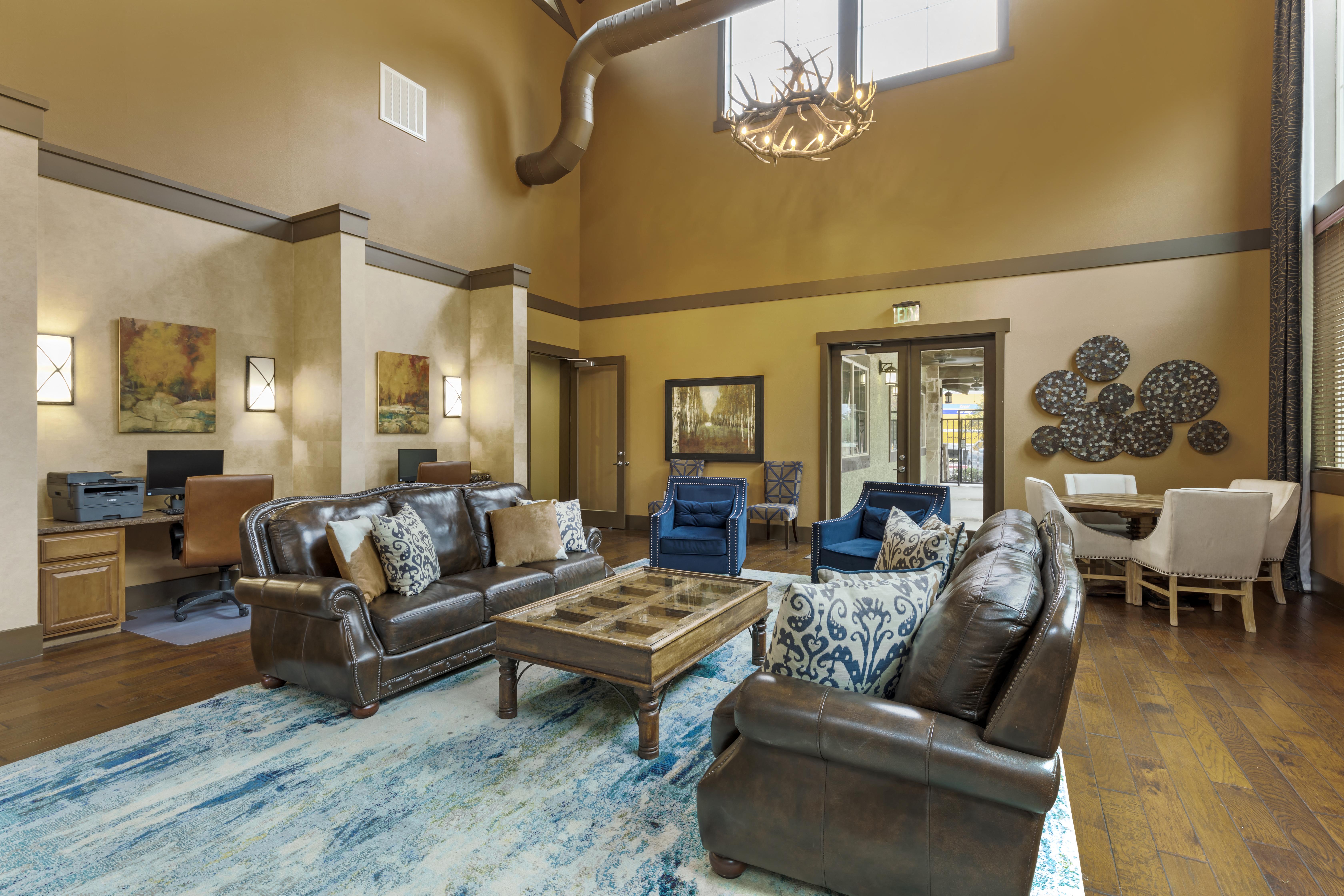 The Lodge At Pecan Creek